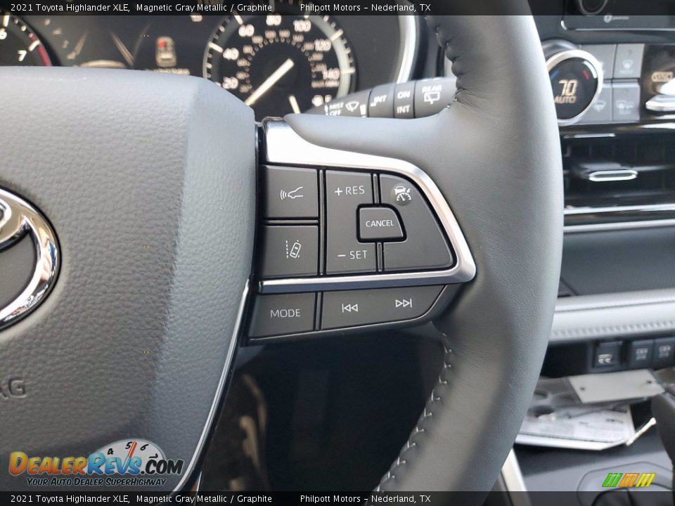 2021 Toyota Highlander XLE Steering Wheel Photo #17