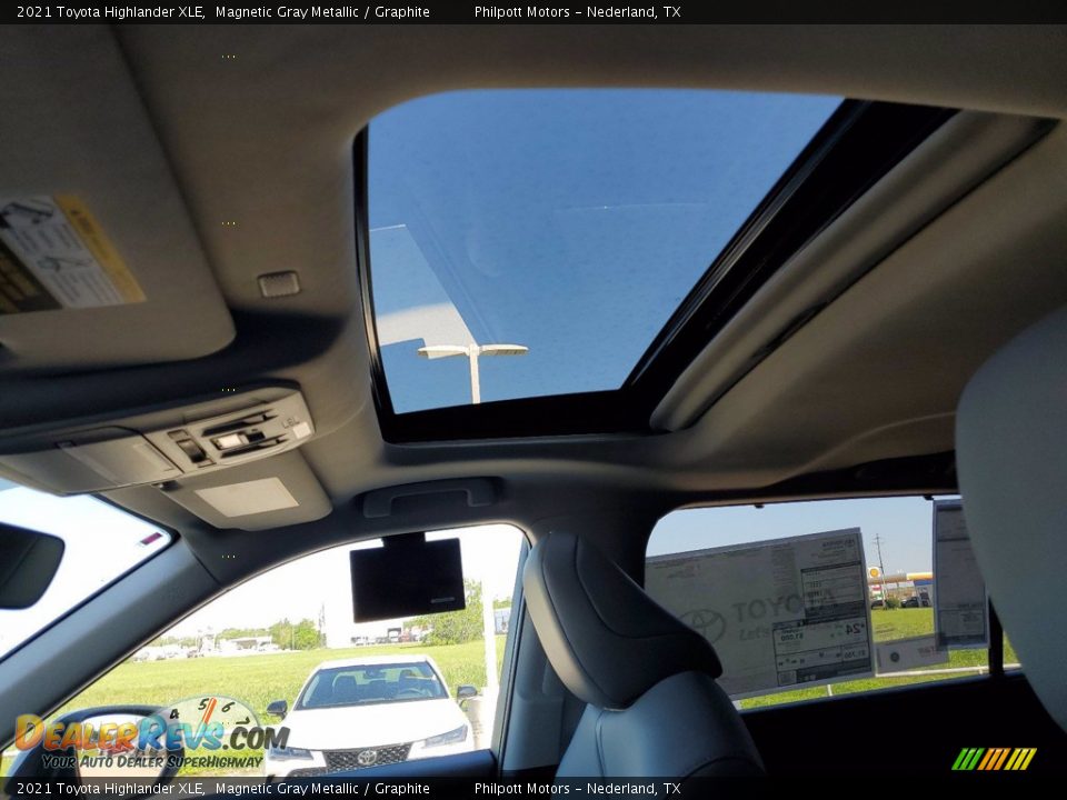 2021 Toyota Highlander XLE Magnetic Gray Metallic / Graphite Photo #21