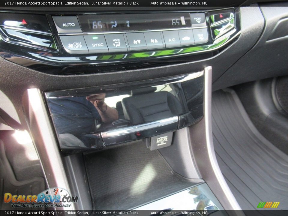 2017 Honda Accord Sport Special Edition Sedan Lunar Silver Metallic / Black Photo #17