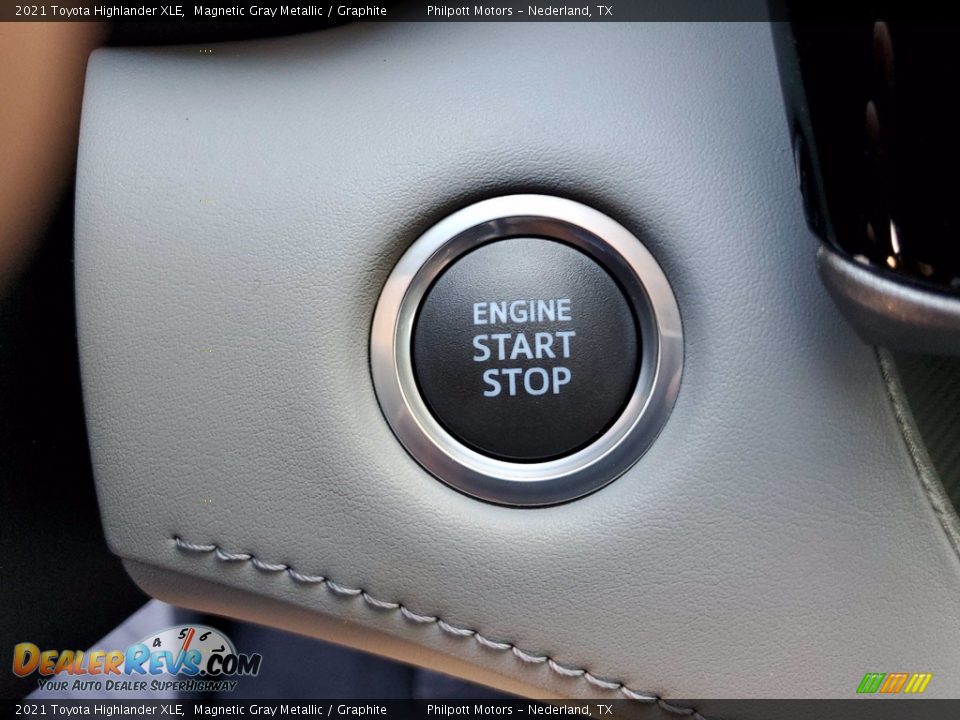 2021 Toyota Highlander XLE Magnetic Gray Metallic / Graphite Photo #25