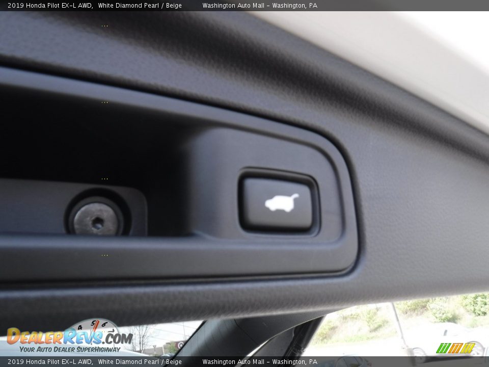 2019 Honda Pilot EX-L AWD White Diamond Pearl / Beige Photo #31