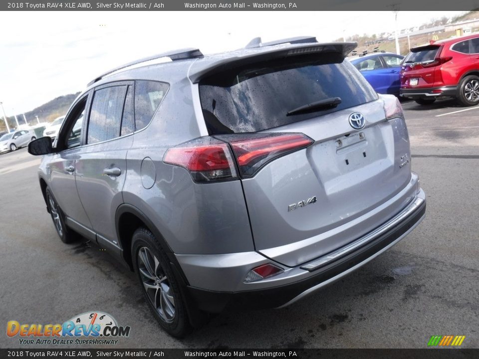 2018 Toyota RAV4 XLE AWD Silver Sky Metallic / Ash Photo #8