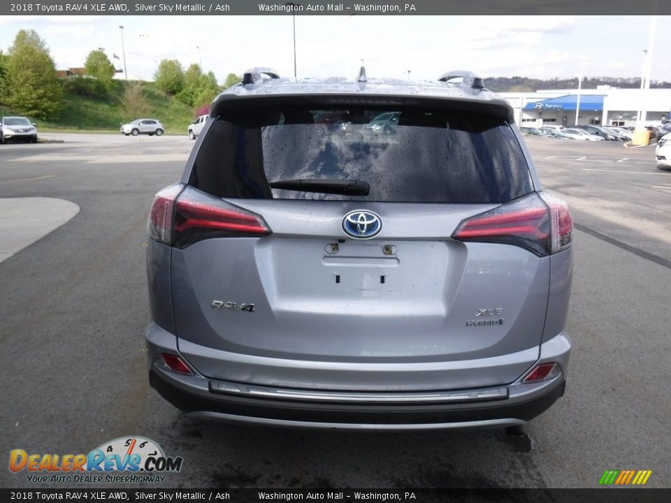 2018 Toyota RAV4 XLE AWD Silver Sky Metallic / Ash Photo #9