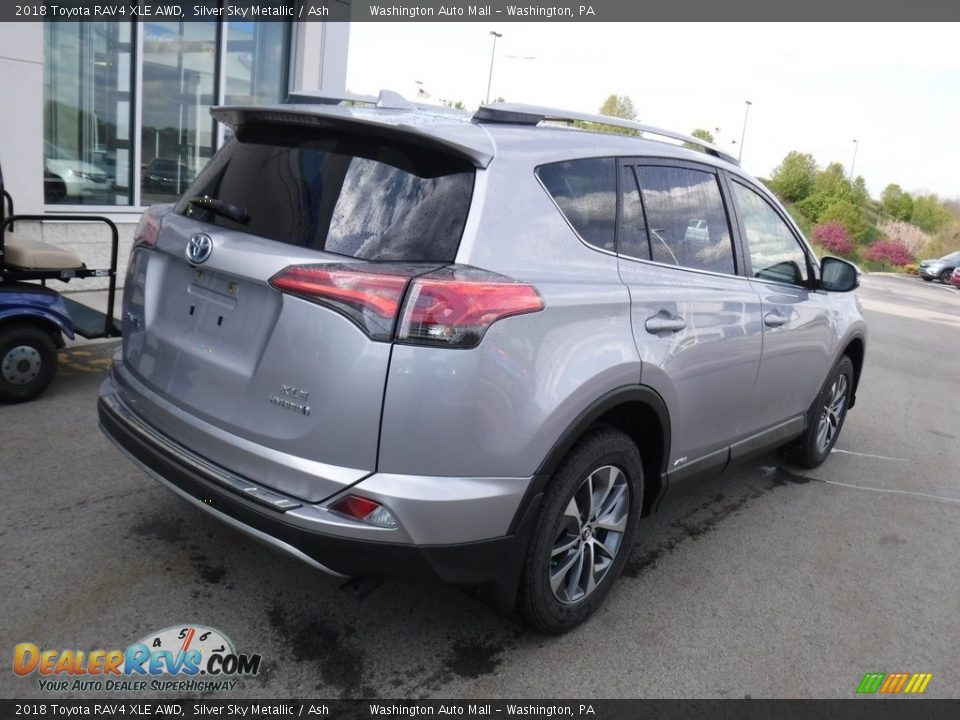 2018 Toyota RAV4 XLE AWD Silver Sky Metallic / Ash Photo #10