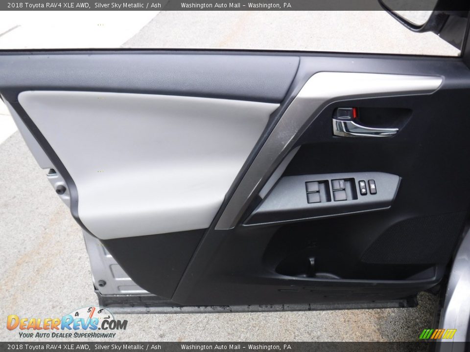 2018 Toyota RAV4 XLE AWD Silver Sky Metallic / Ash Photo #15