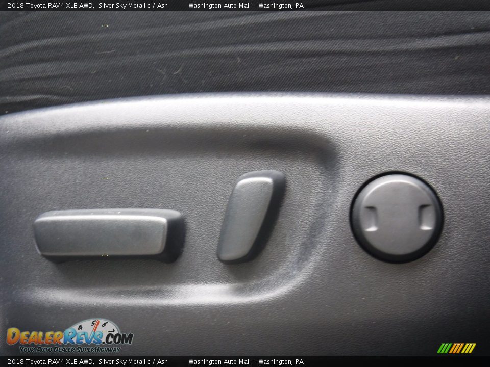 2018 Toyota RAV4 XLE AWD Silver Sky Metallic / Ash Photo #17