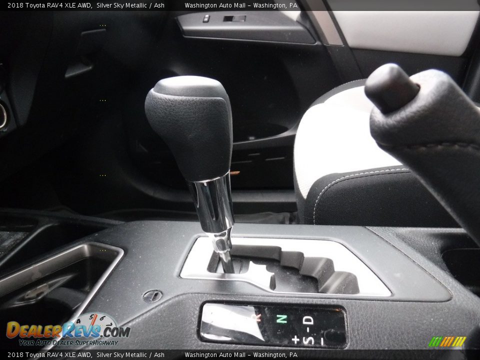 2018 Toyota RAV4 XLE AWD Silver Sky Metallic / Ash Photo #18