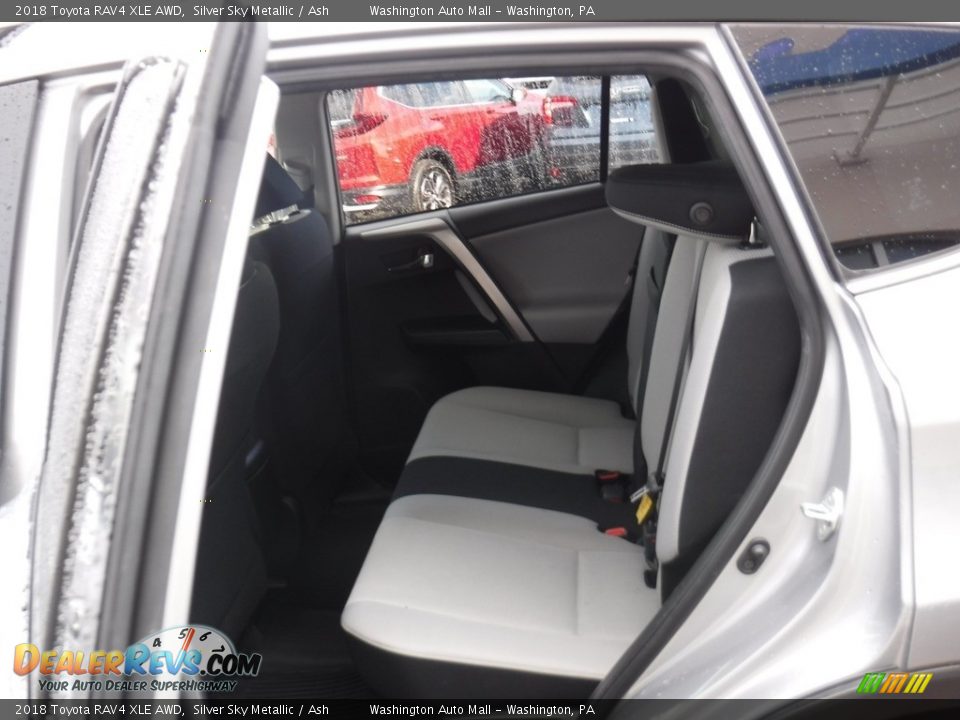 2018 Toyota RAV4 XLE AWD Silver Sky Metallic / Ash Photo #27