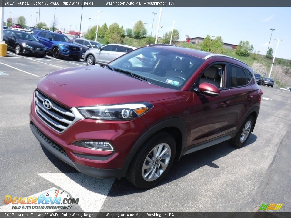 2017 Hyundai Tucson SE AWD Ruby Wine / Beige Photo #5