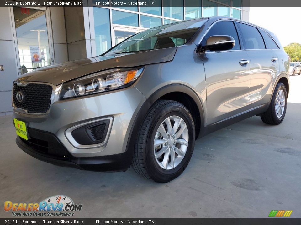 2018 Kia Sorento L Titanium Silver / Black Photo #2