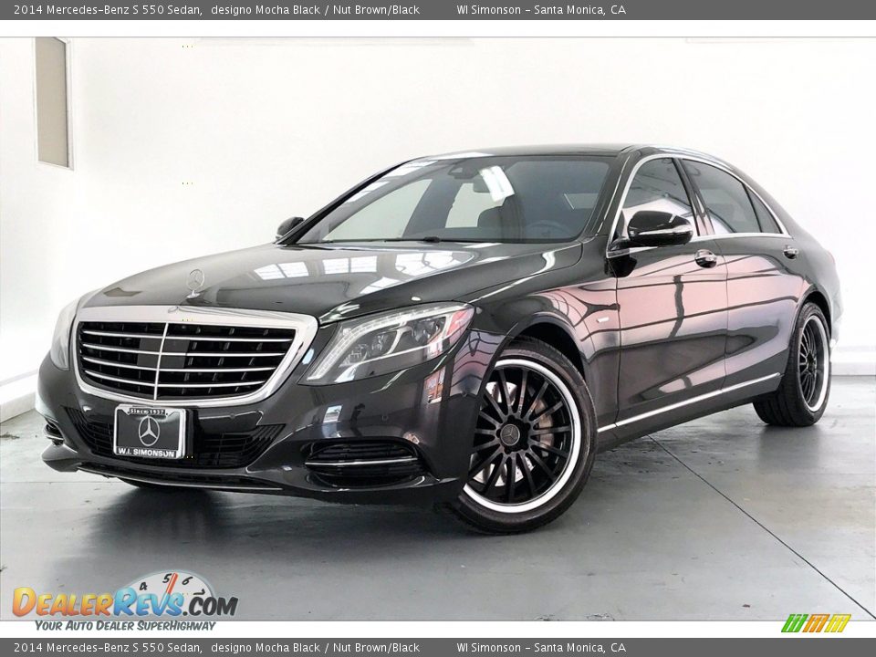 Front 3/4 View of 2014 Mercedes-Benz S 550 Sedan Photo #12