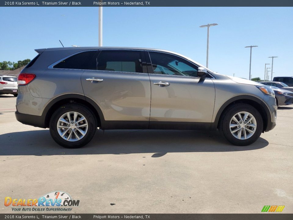 2018 Kia Sorento L Titanium Silver / Black Photo #11