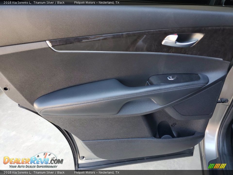 2018 Kia Sorento L Titanium Silver / Black Photo #20