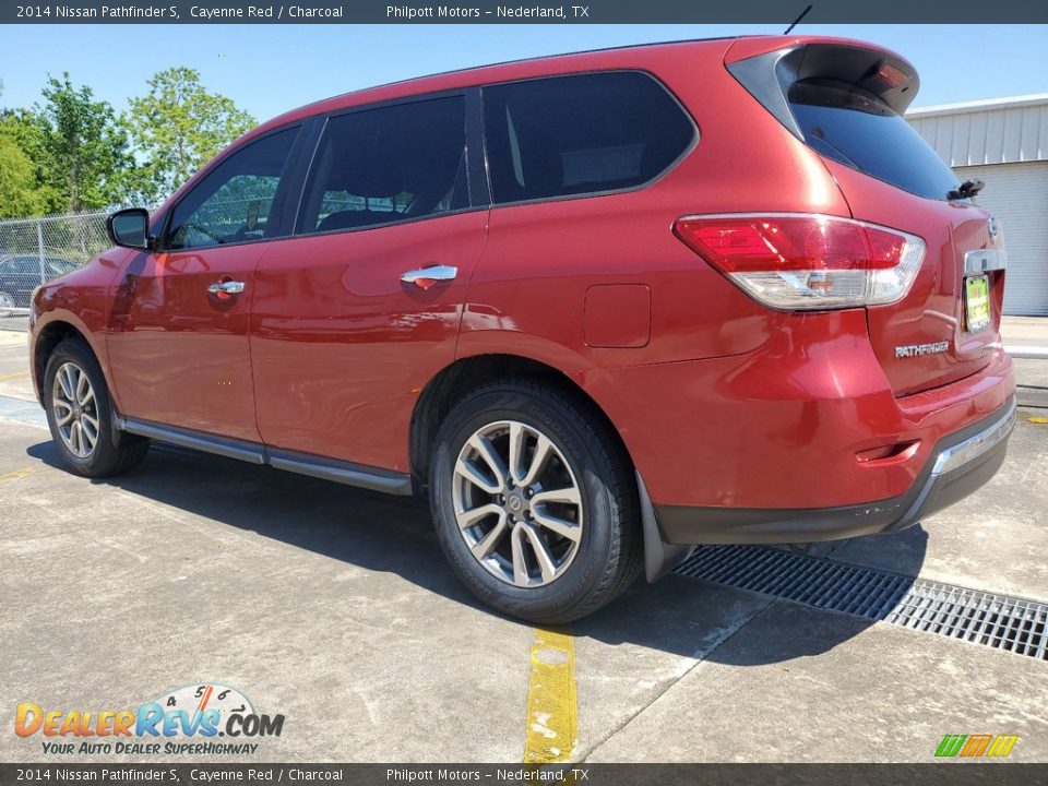 2014 Nissan Pathfinder S Cayenne Red / Charcoal Photo #8
