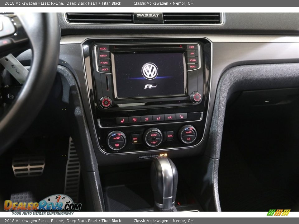 2018 Volkswagen Passat R-Line Deep Black Pearl / Titan Black Photo #9