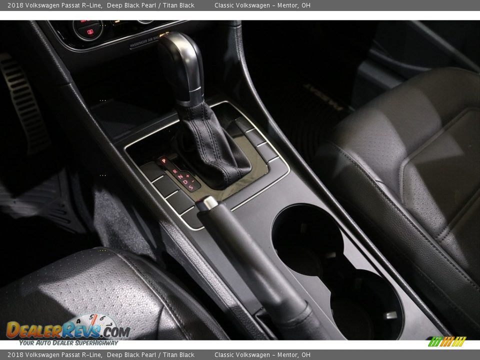 2018 Volkswagen Passat R-Line Deep Black Pearl / Titan Black Photo #12