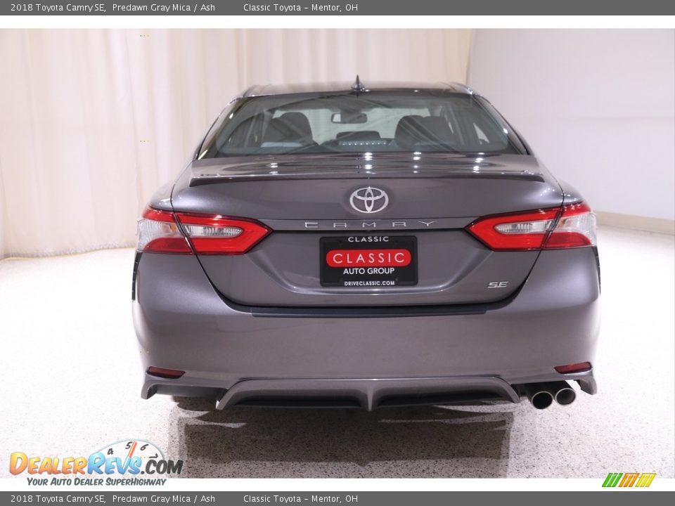 2018 Toyota Camry SE Predawn Gray Mica / Ash Photo #16