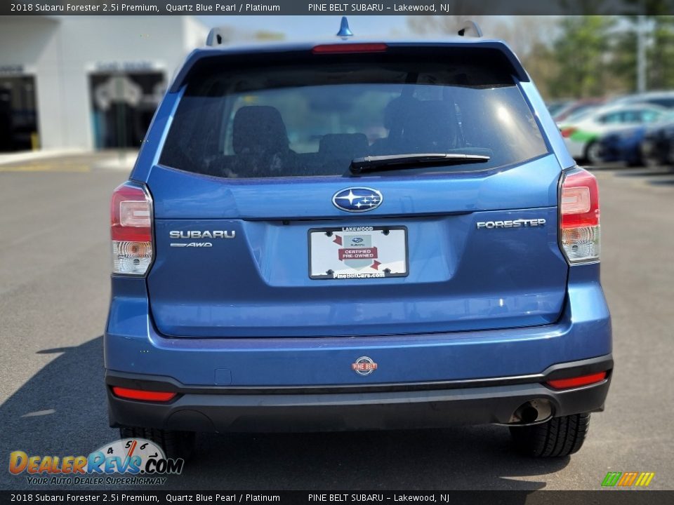 2018 Subaru Forester 2.5i Premium Quartz Blue Pearl / Platinum Photo #17