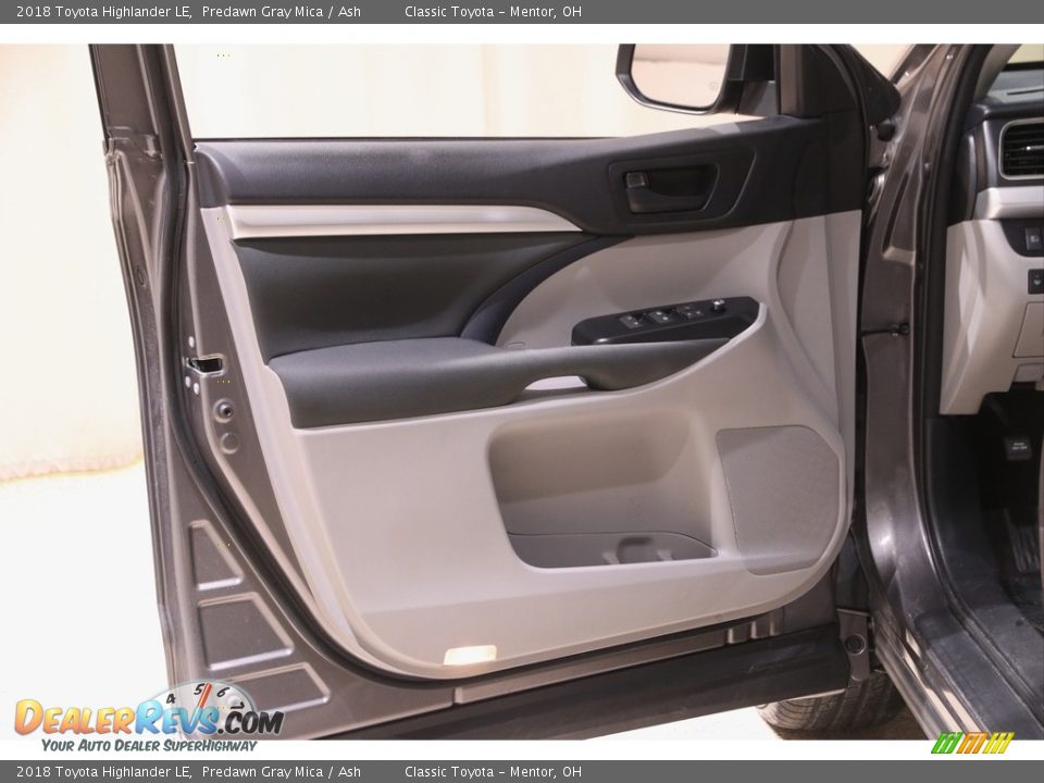 2018 Toyota Highlander LE Predawn Gray Mica / Ash Photo #4
