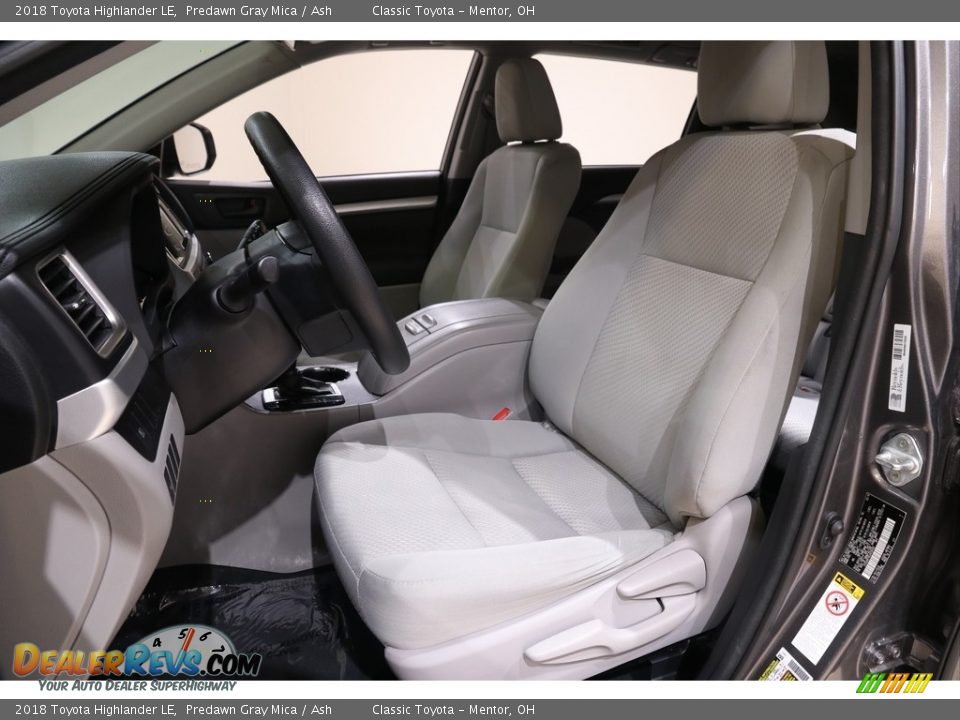 2018 Toyota Highlander LE Predawn Gray Mica / Ash Photo #5
