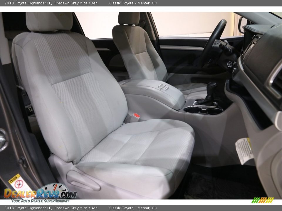 2018 Toyota Highlander LE Predawn Gray Mica / Ash Photo #12