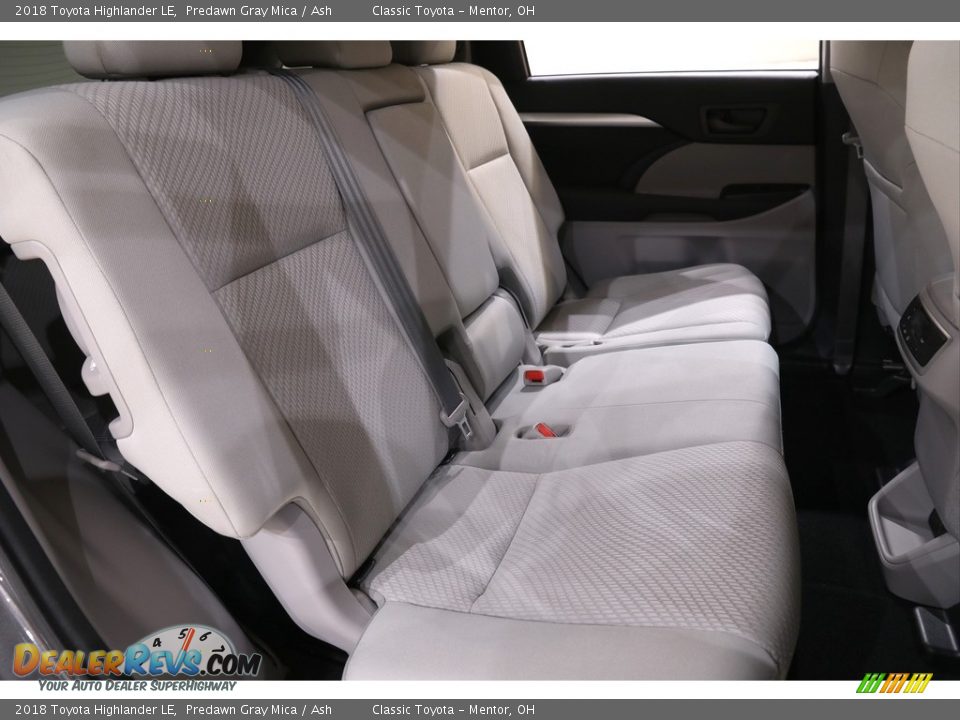 2018 Toyota Highlander LE Predawn Gray Mica / Ash Photo #13