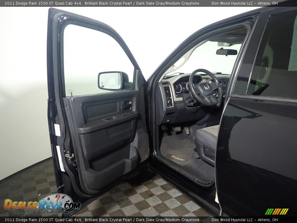 2011 Dodge Ram 1500 ST Quad Cab 4x4 Brilliant Black Crystal Pearl / Dark Slate Gray/Medium Graystone Photo #18