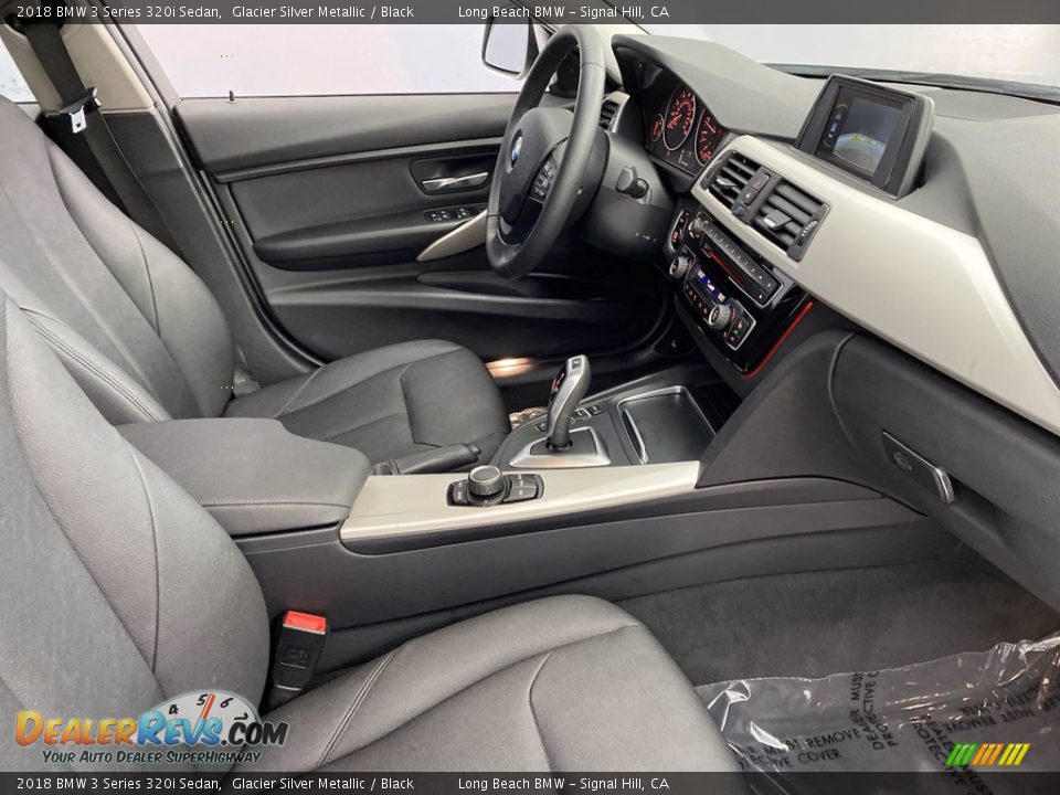 2018 BMW 3 Series 320i Sedan Glacier Silver Metallic / Black Photo #31