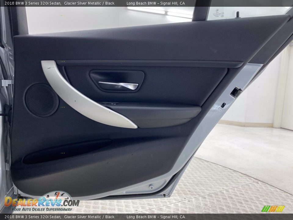 2018 BMW 3 Series 320i Sedan Glacier Silver Metallic / Black Photo #33