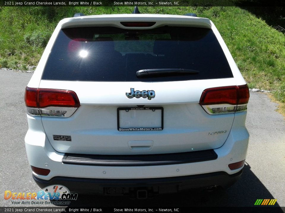 2021 Jeep Grand Cherokee Laredo Bright White / Black Photo #7