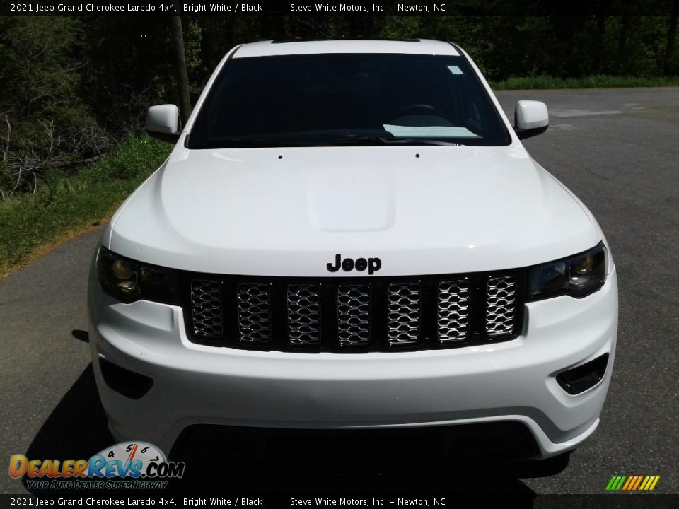 2021 Jeep Grand Cherokee Laredo 4x4 Bright White / Black Photo #3