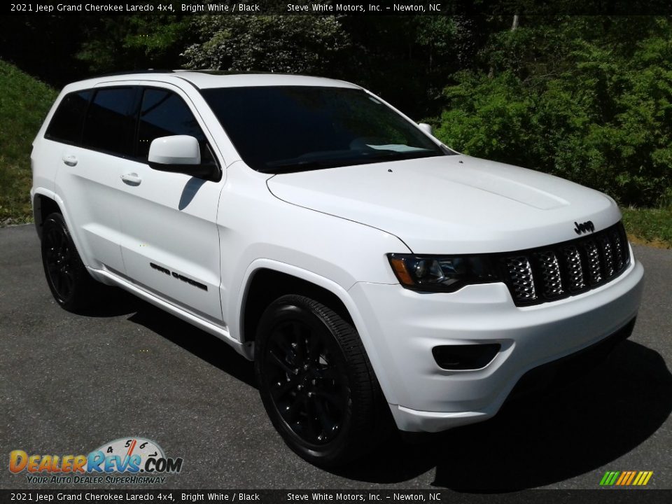 2021 Jeep Grand Cherokee Laredo 4x4 Bright White / Black Photo #6