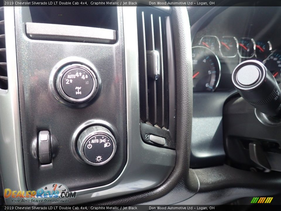 2019 Chevrolet Silverado LD LT Double Cab 4x4 Graphite Metallic / Jet Black Photo #19