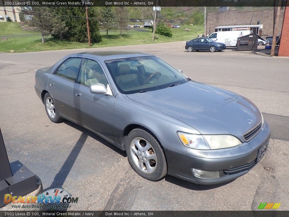 2001 Lexus ES 300 Mineral Green Metallic / Ivory Photo #2