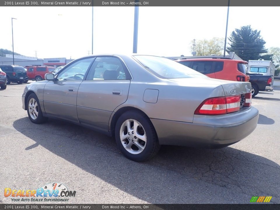 2001 Lexus ES 300 Mineral Green Metallic / Ivory Photo #10