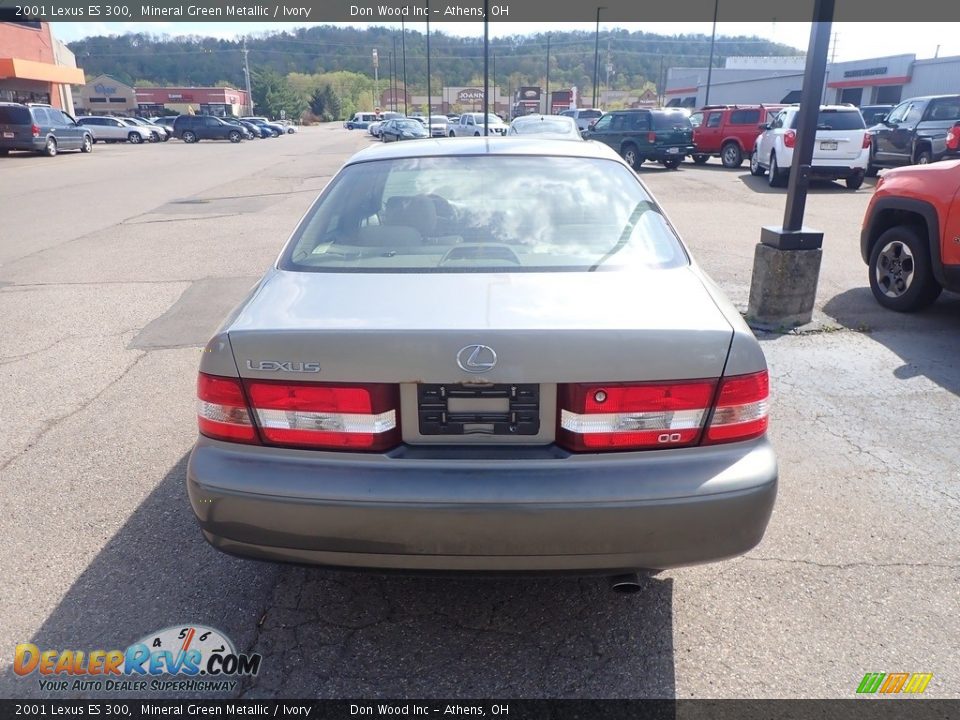 2001 Lexus ES 300 Mineral Green Metallic / Ivory Photo #12