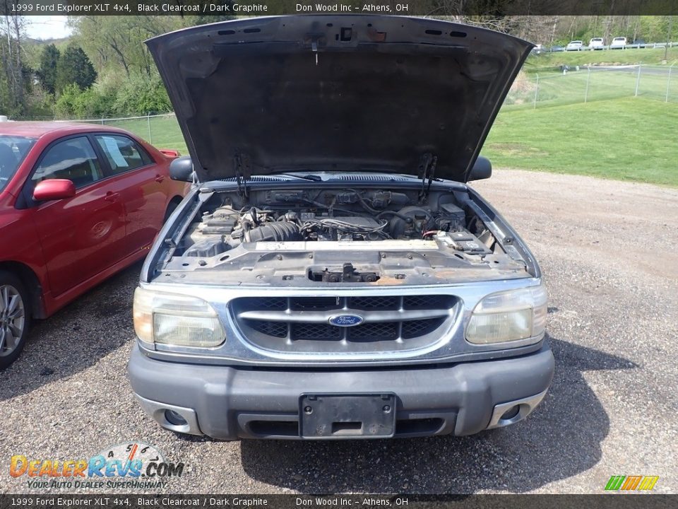1999 Ford Explorer XLT 4x4 Black Clearcoat / Dark Graphite Photo #5