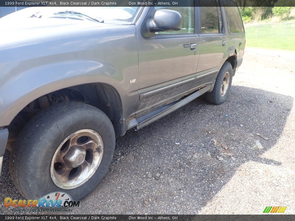1999 Ford Explorer XLT 4x4 Black Clearcoat / Dark Graphite Photo #9