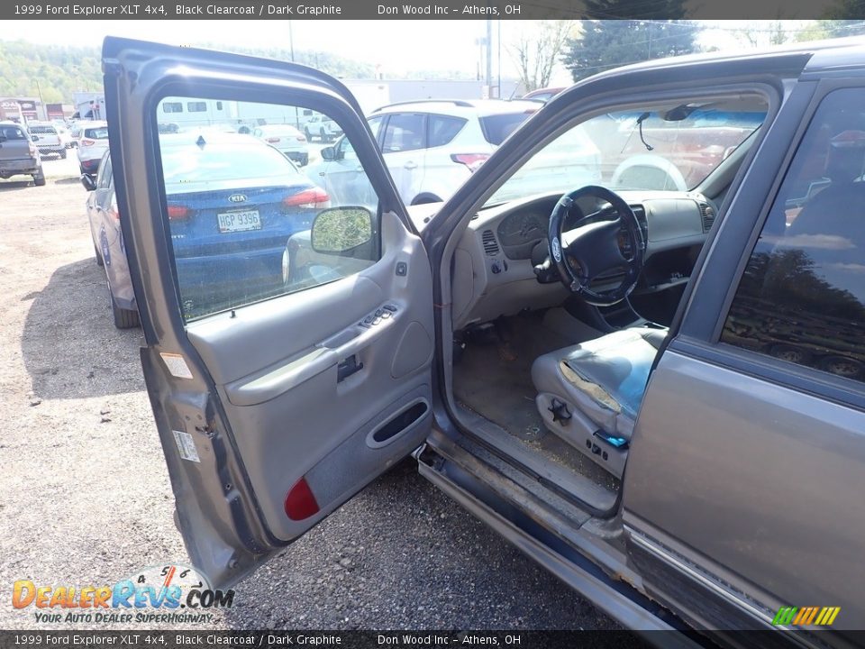1999 Ford Explorer XLT 4x4 Black Clearcoat / Dark Graphite Photo #13