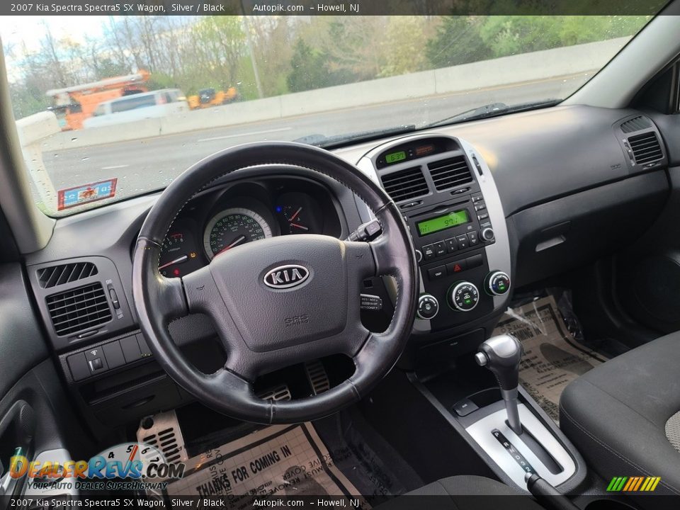 Dashboard of 2007 Kia Spectra Spectra5 SX Wagon Photo #10