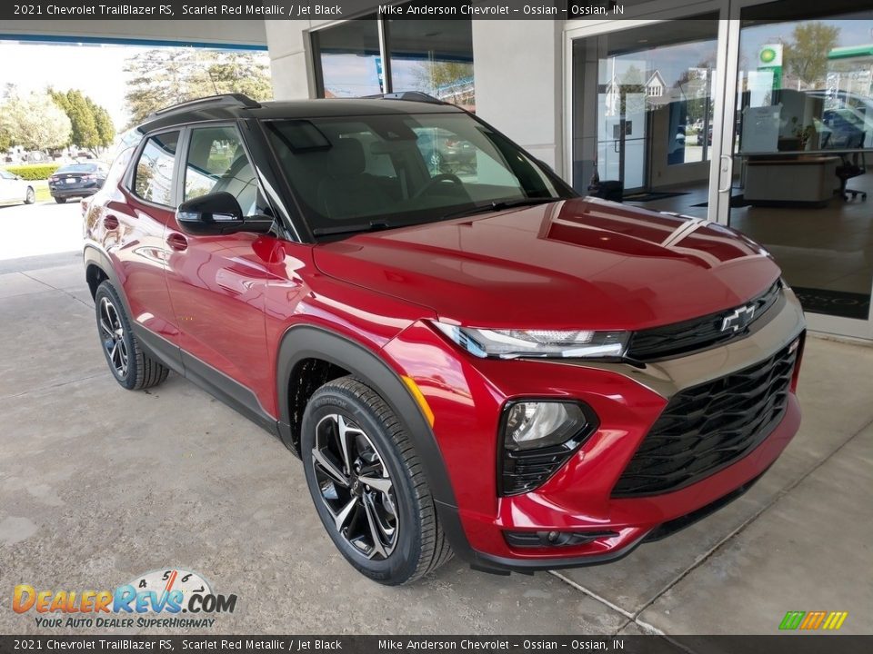 Front 3/4 View of 2021 Chevrolet TrailBlazer RS Photo #2