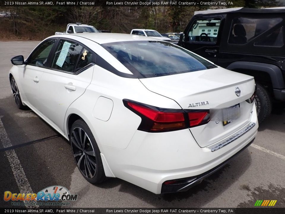 2019 Nissan Altima SR AWD Pearl White / Charcoal Photo #2