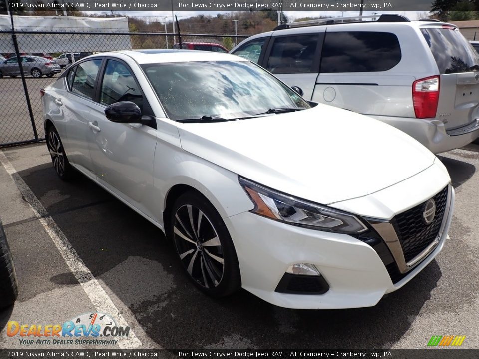 2019 Nissan Altima SR AWD Pearl White / Charcoal Photo #3