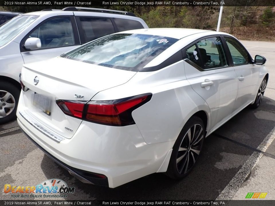 2019 Nissan Altima SR AWD Pearl White / Charcoal Photo #4