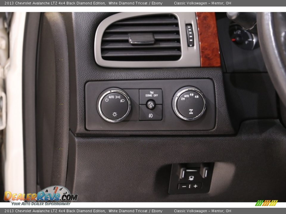 2013 Chevrolet Avalanche LTZ 4x4 Black Diamond Edition White Diamond Tricoat / Ebony Photo #6