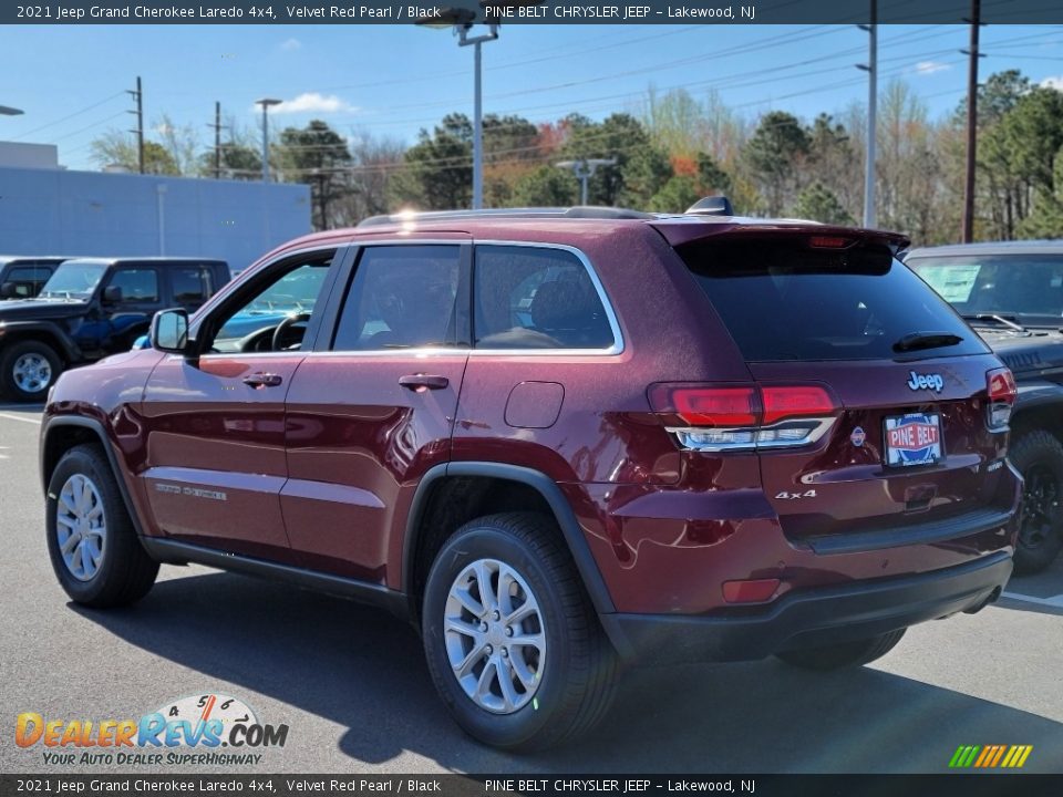 2021 Jeep Grand Cherokee Laredo 4x4 Velvet Red Pearl / Black Photo #4