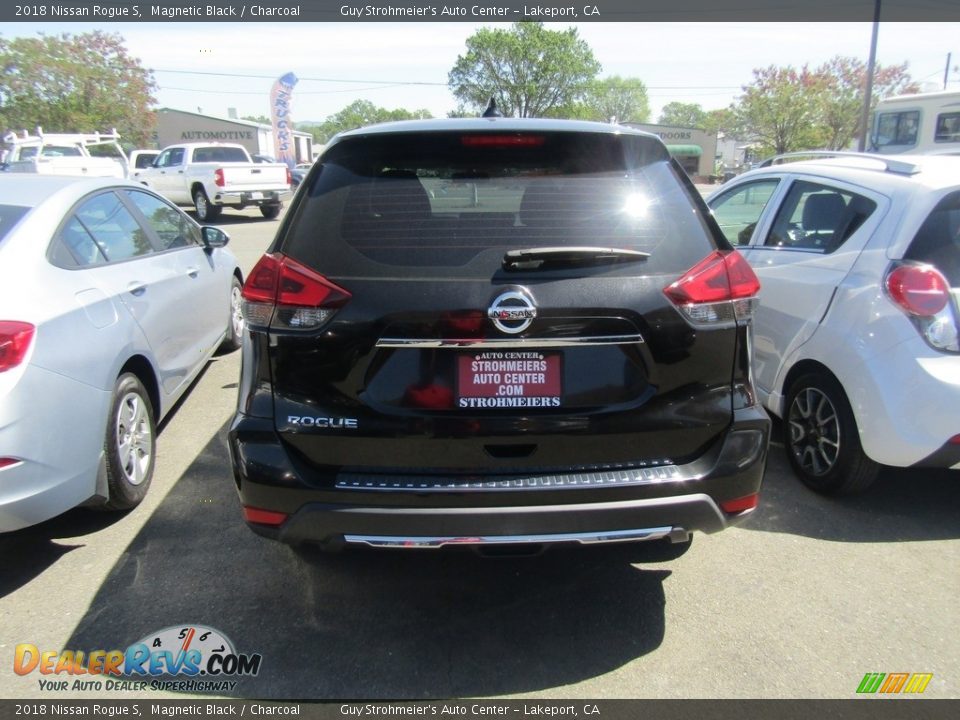 2018 Nissan Rogue S Magnetic Black / Charcoal Photo #5