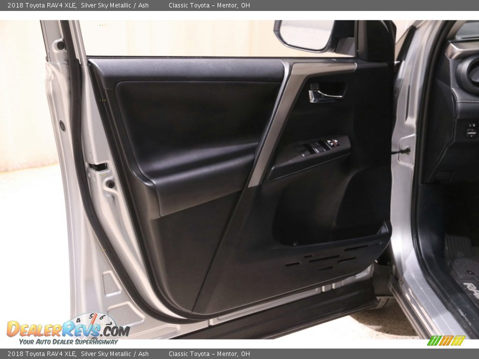 2018 Toyota RAV4 XLE Silver Sky Metallic / Ash Photo #4