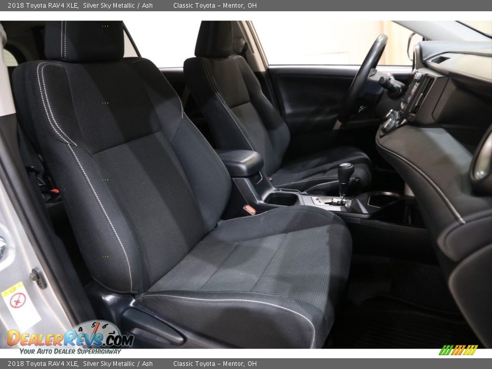 2018 Toyota RAV4 XLE Silver Sky Metallic / Ash Photo #12