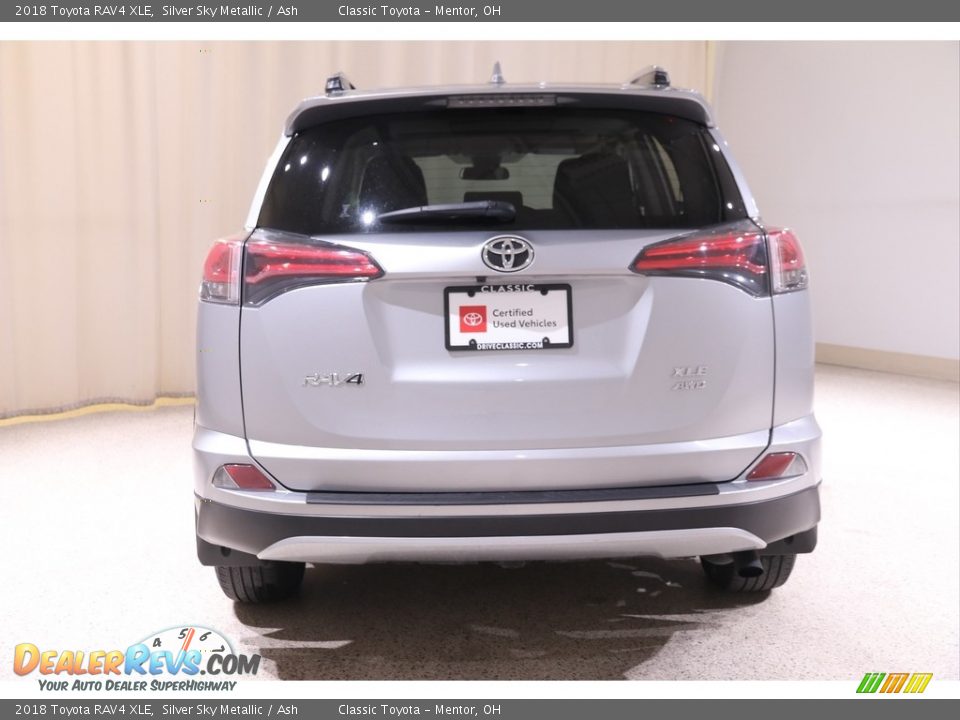 2018 Toyota RAV4 XLE Silver Sky Metallic / Ash Photo #15